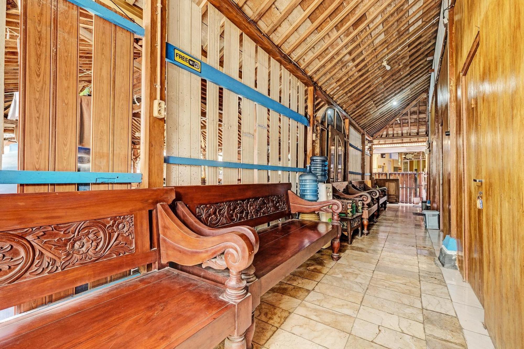 Spot On 91916 Joglo Doyong Homestay Syariah Yogyakarta Dış mekan fotoğraf