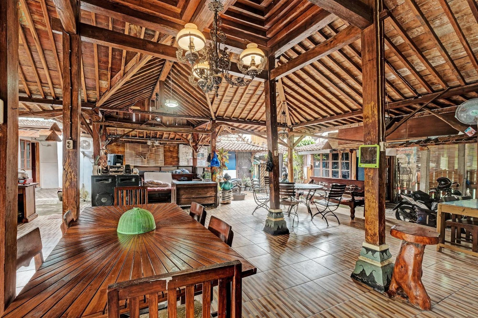 Spot On 91916 Joglo Doyong Homestay Syariah Yogyakarta Dış mekan fotoğraf