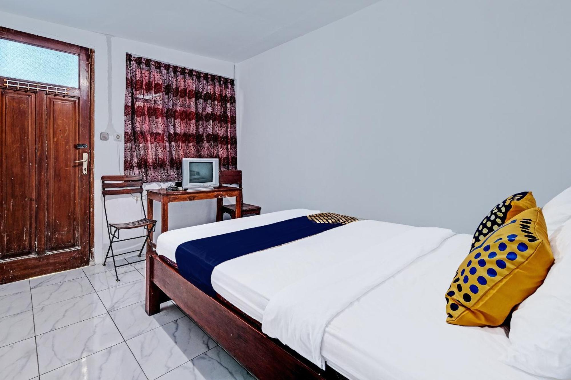 Spot On 91916 Joglo Doyong Homestay Syariah Yogyakarta Dış mekan fotoğraf